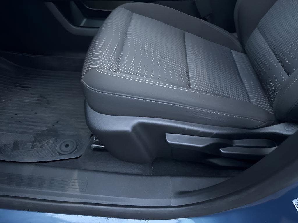 Used 2025 Chevrolet Equinox LT w/ Safety and Technology Package image 10