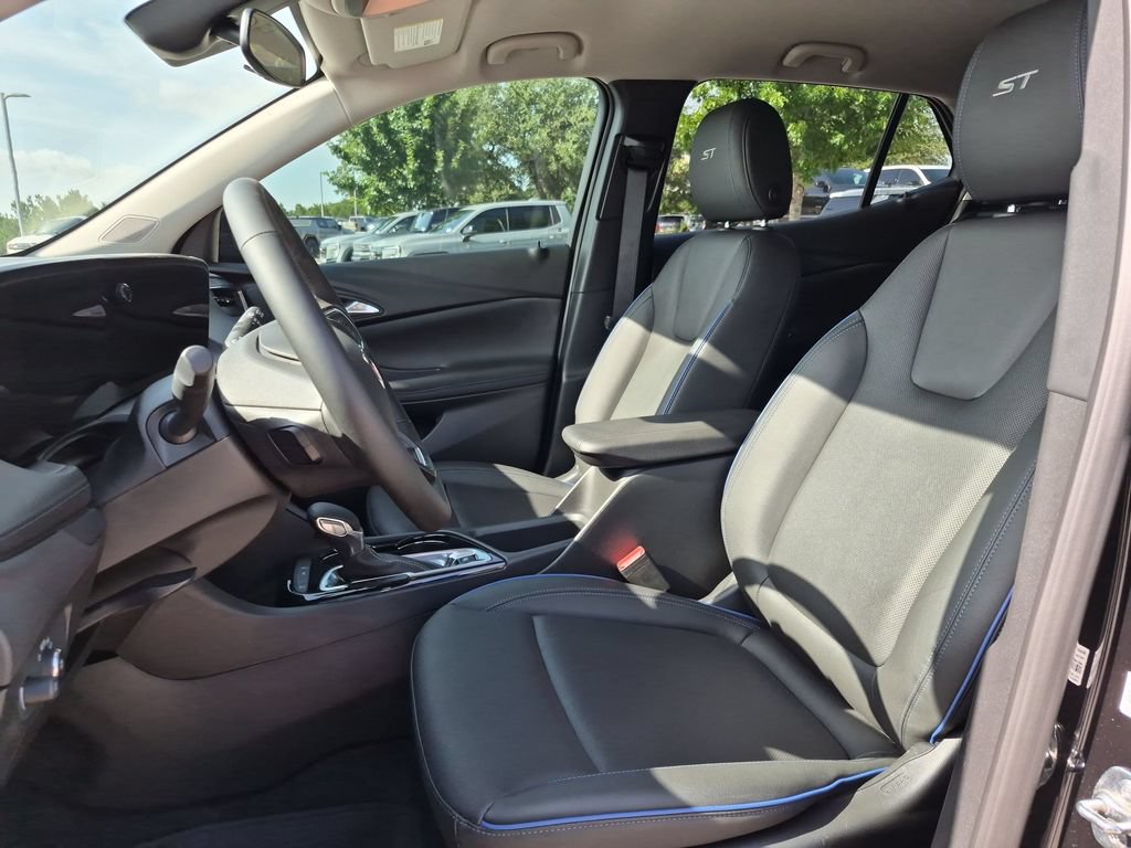 Used 2026 Buick Encore GX Sport Touring w/ Advanced Technology Package FWD image 22