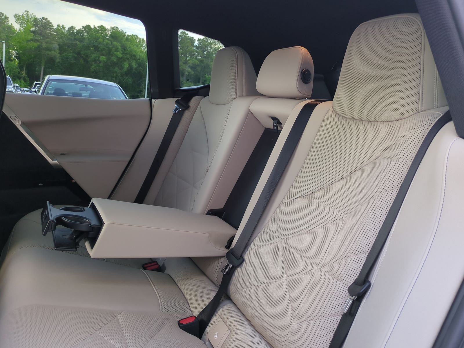 Certified 2024 BMW iX xDrive50 w/ Premium Package AWD/4WD image 30