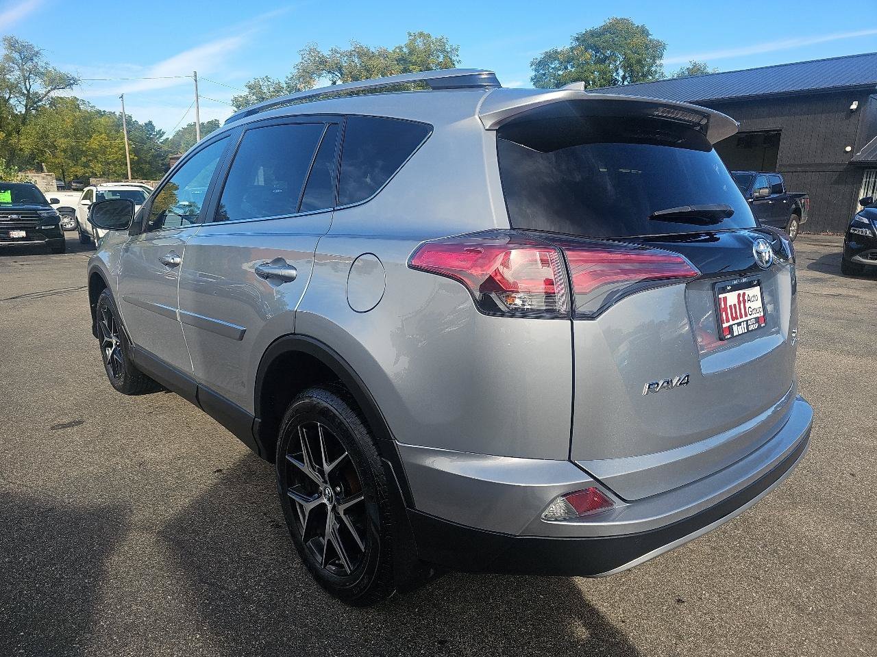 Used 2017 Toyota RAV4 SE AWD/4WD image 5