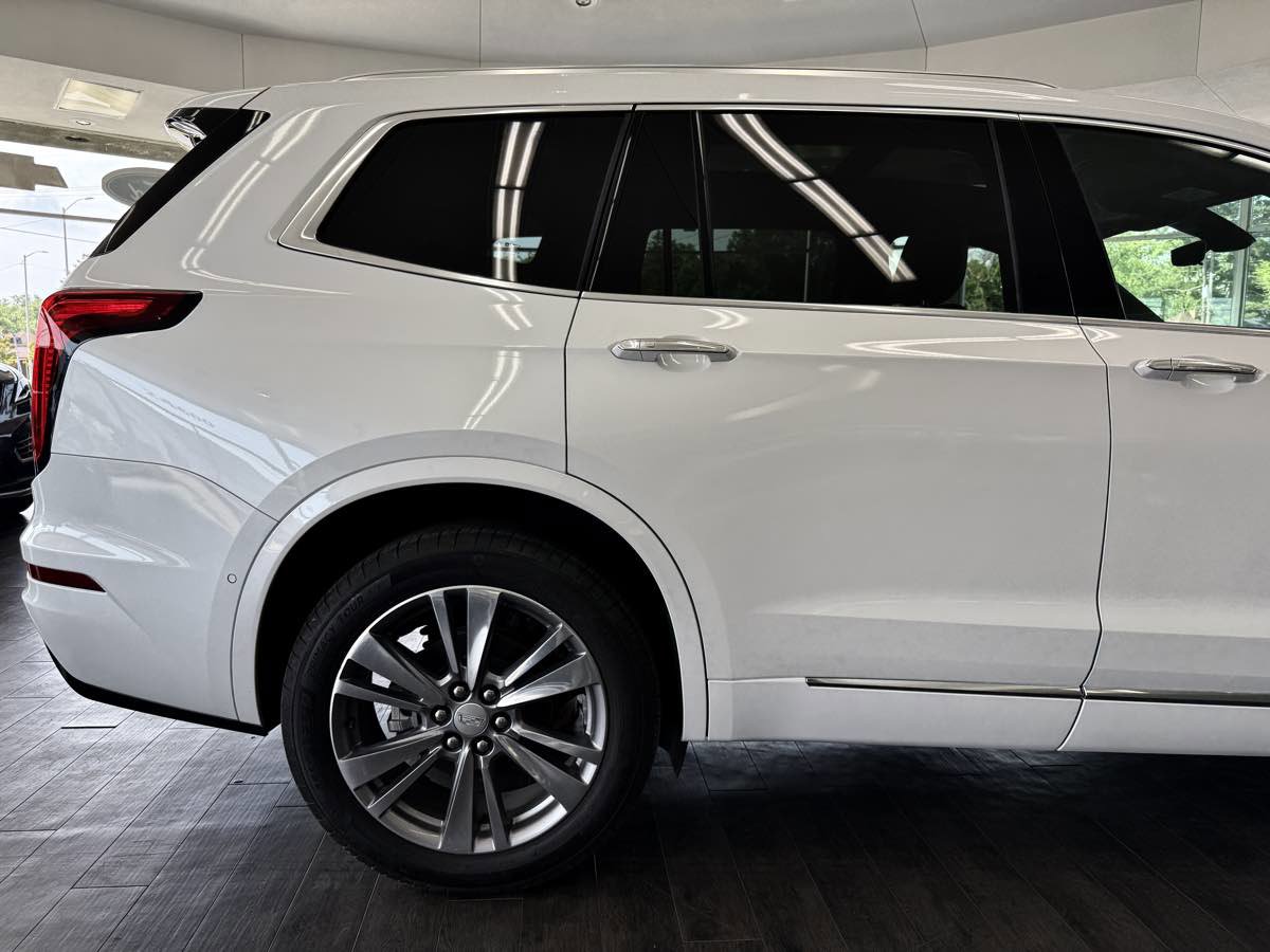 Used 2024 Cadillac XT6 Premium Luxury w/ Technology Package image 11