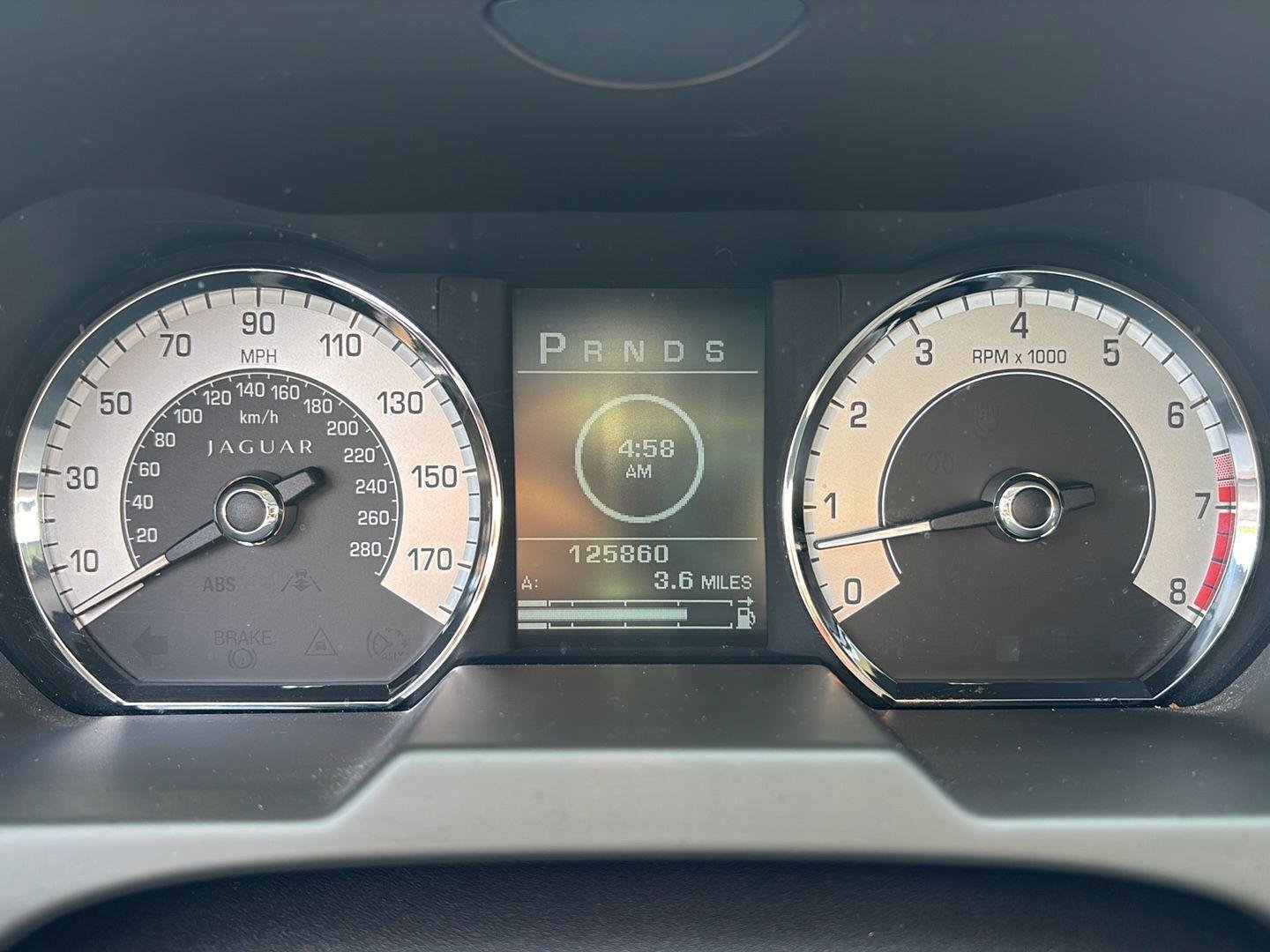 Used 2010 Jaguar XF Premium RWD image 11