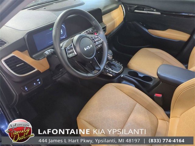 Certified 2025 Kia Seltos EX w/ EX Sunroof Package image 11