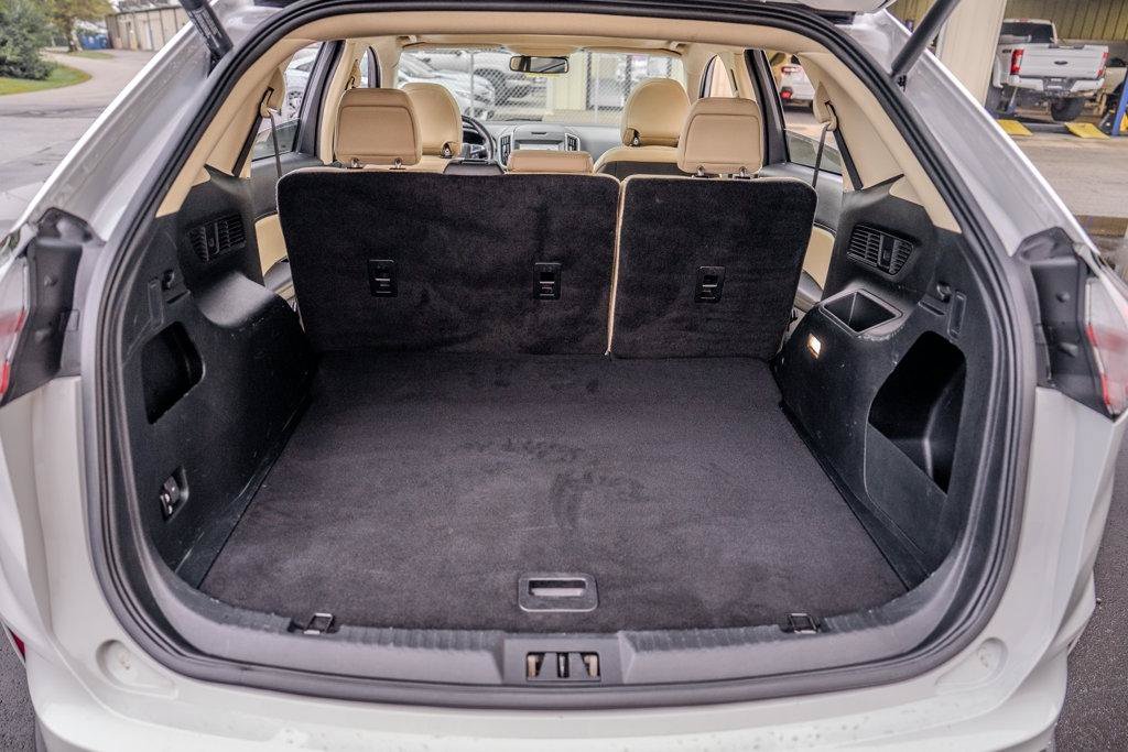 Used 2019 Ford Edge SEL w/ Equipment Group 201A FWD image 19
