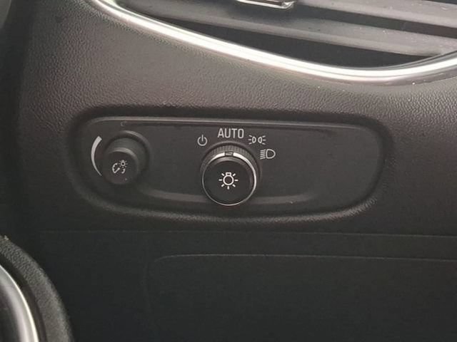 Used 2021 Chevrolet Malibu LT FWD image 26