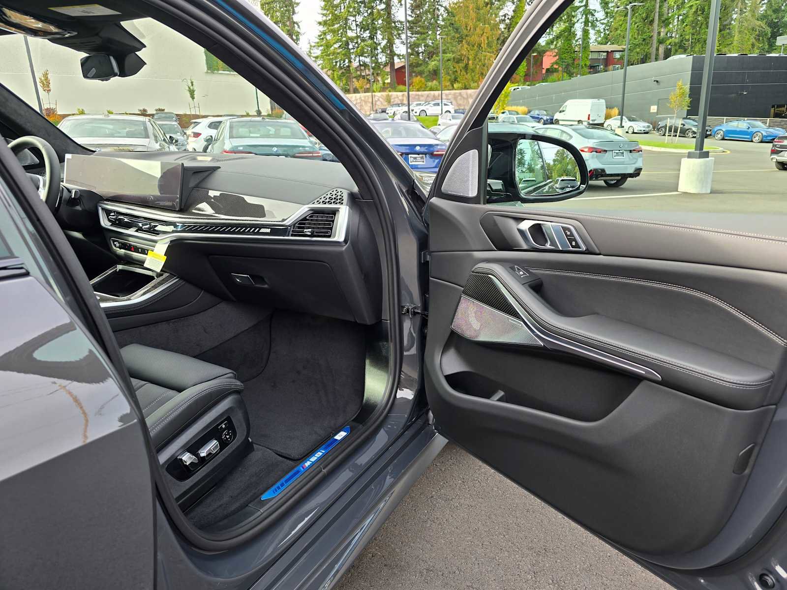 New 2026 BMW X5 M60i image 10