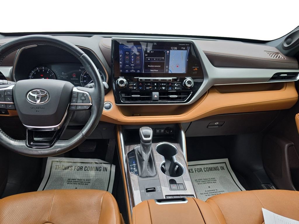 Used 2020 Toyota Highlander Platinum FWD image 10