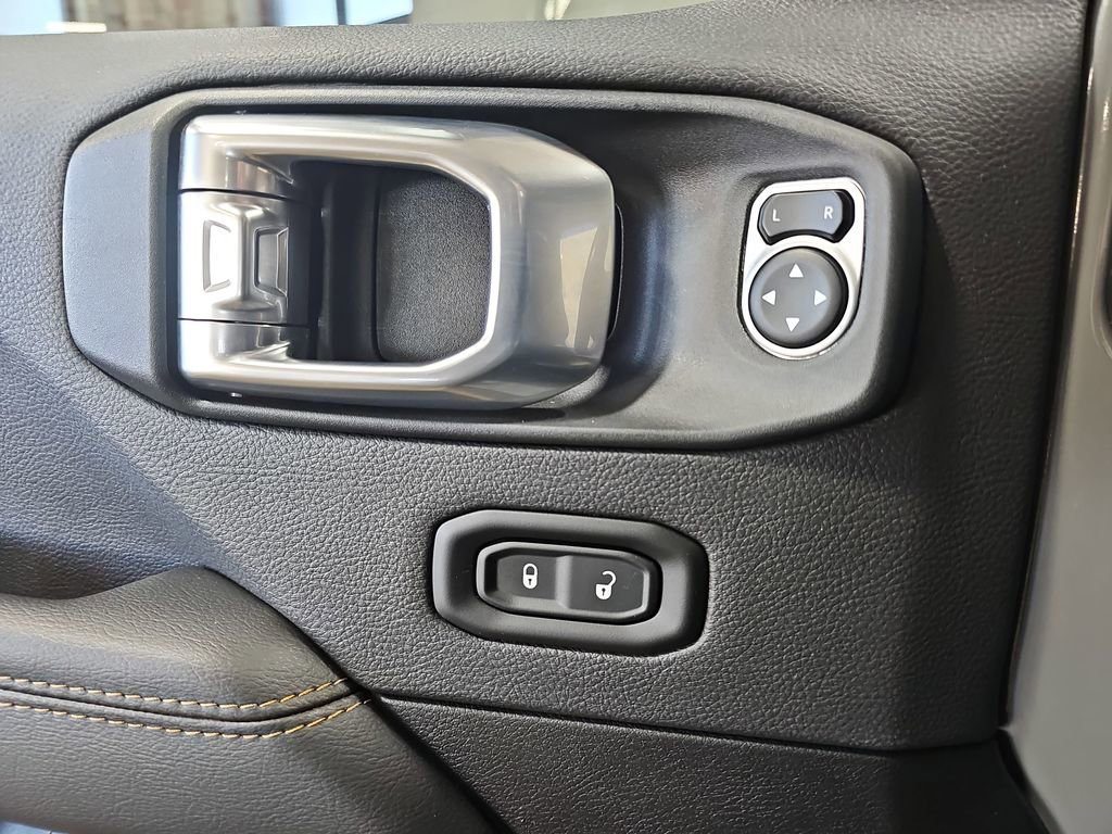 Certified 2022 Jeep Gladiator Overland image 28