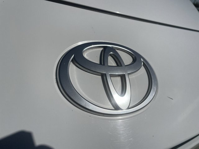 Used 2025 Toyota Camry SE FWD image 30