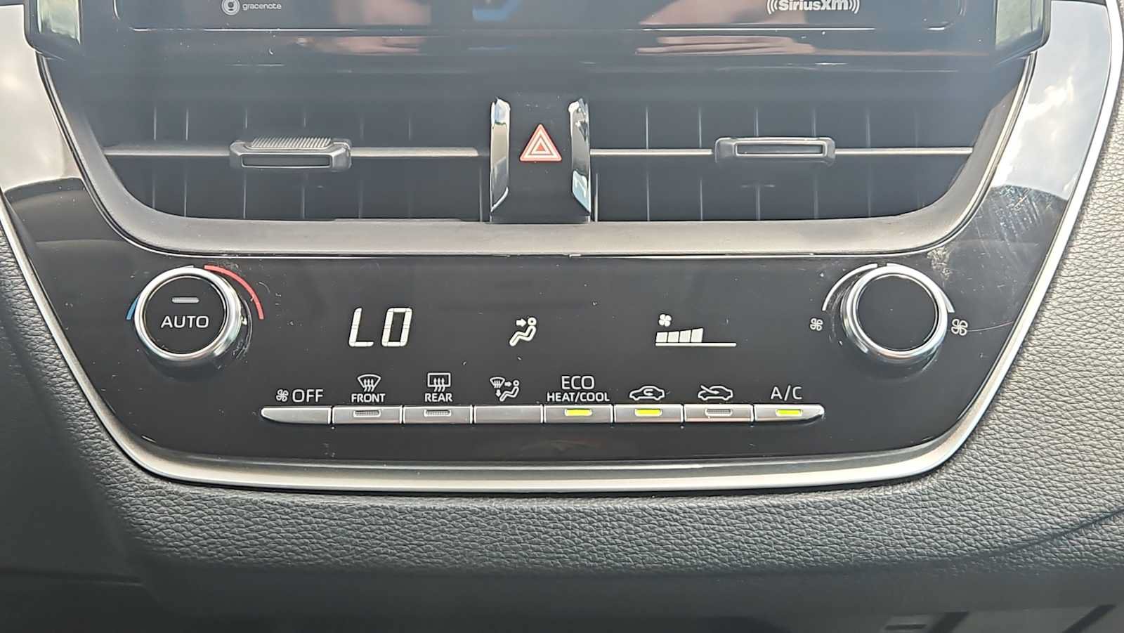 Used 2022 Toyota Corolla LE FWD image 16