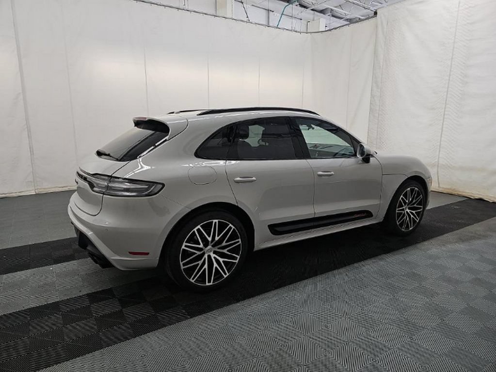 Used 2023 Porsche Macan S AWD/4WD image 4