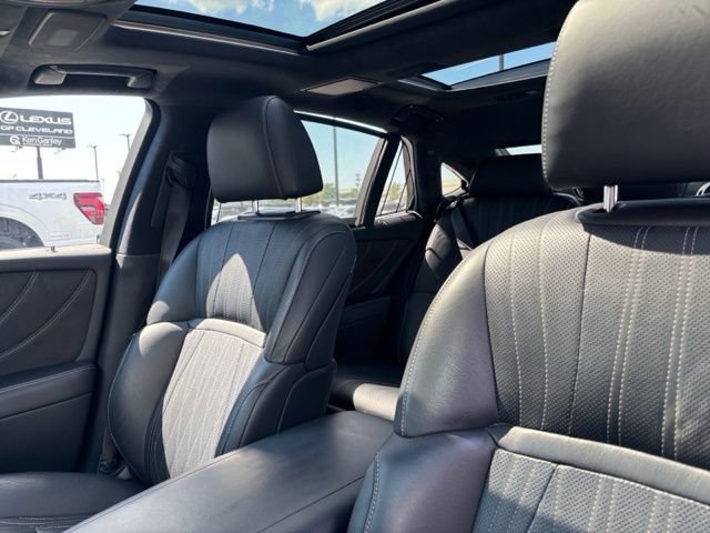 Used 2018 Lexus LS 500 AWD w/ Luxury Package image 23