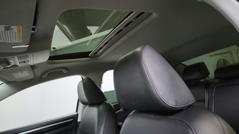 Used 2019 Volkswagen Passat 2.0T SE R-Line image 22