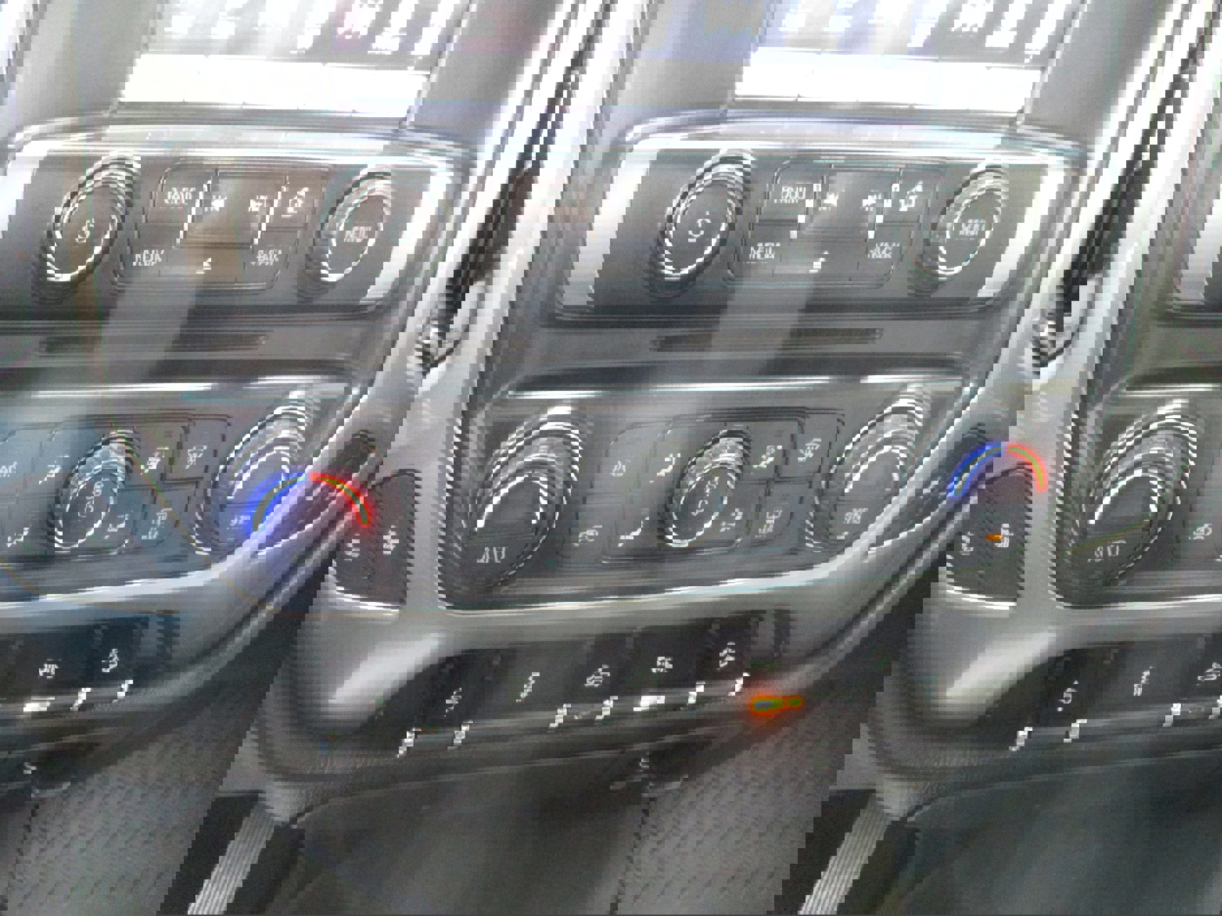 Used 2018 Chevrolet Silverado 1500 LT w/ All Star Edition image 13