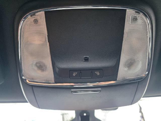 Used 2018 Jeep Grand Cherokee Laredo AWD/4WD image 27