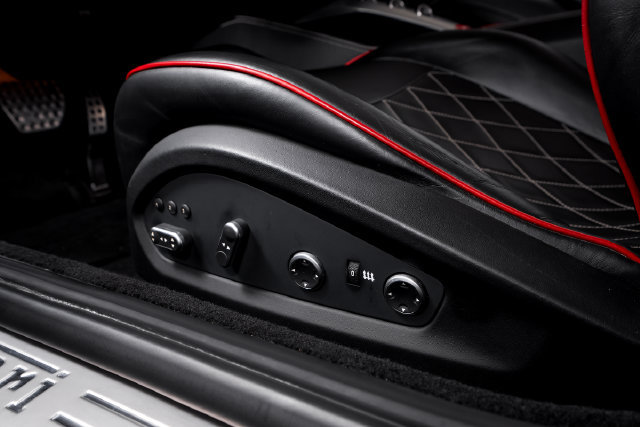 Used 2015 Ferrari California T RWD image 25