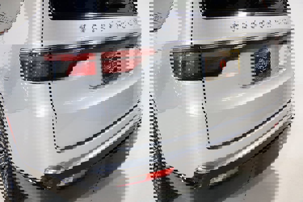 Used 2024 Jeep Wagoneer L Series II w/ Flexible Seating Group image 70