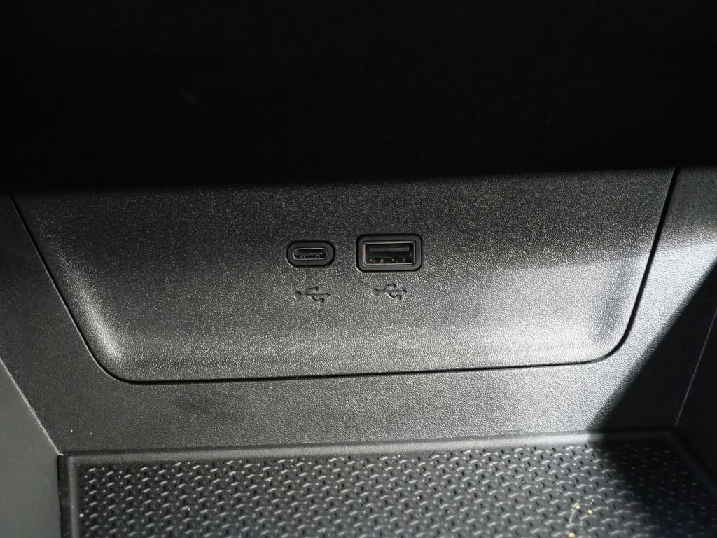 Used 2025 Chevrolet Equinox LT w/ Safety and Technology Package FWD image 24