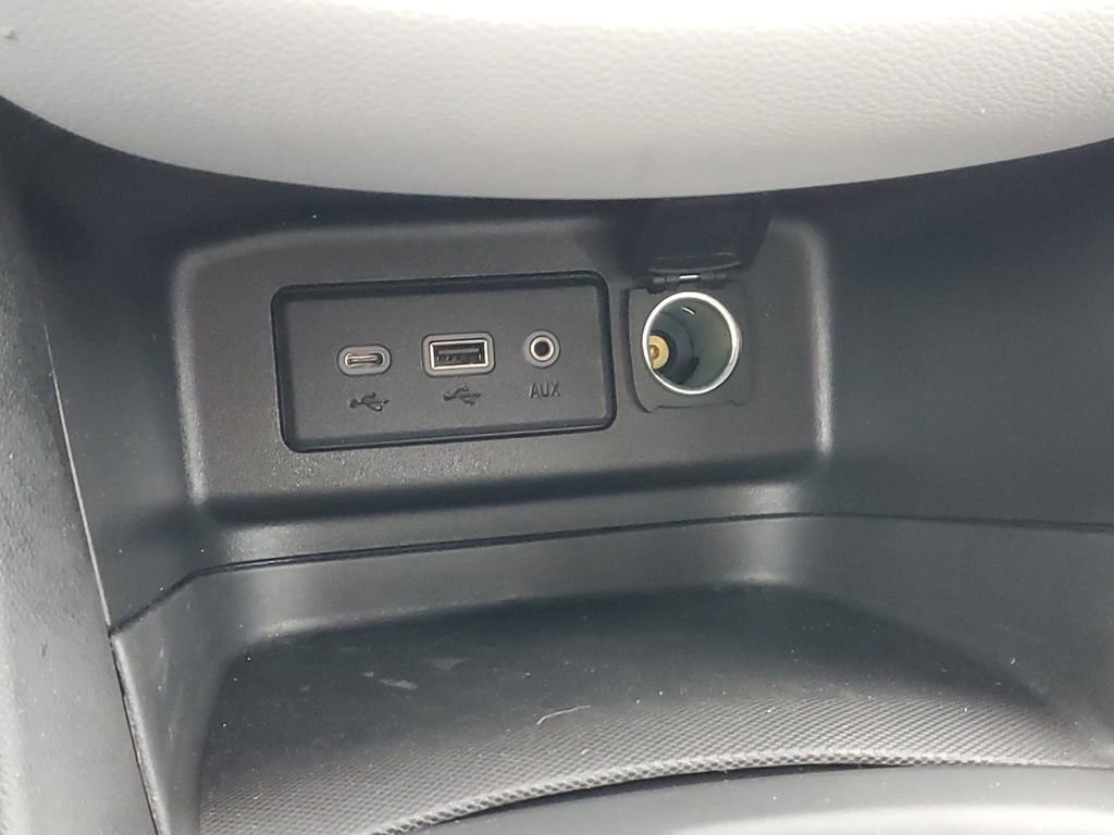 Used 2024 Chevrolet Equinox LT image 16