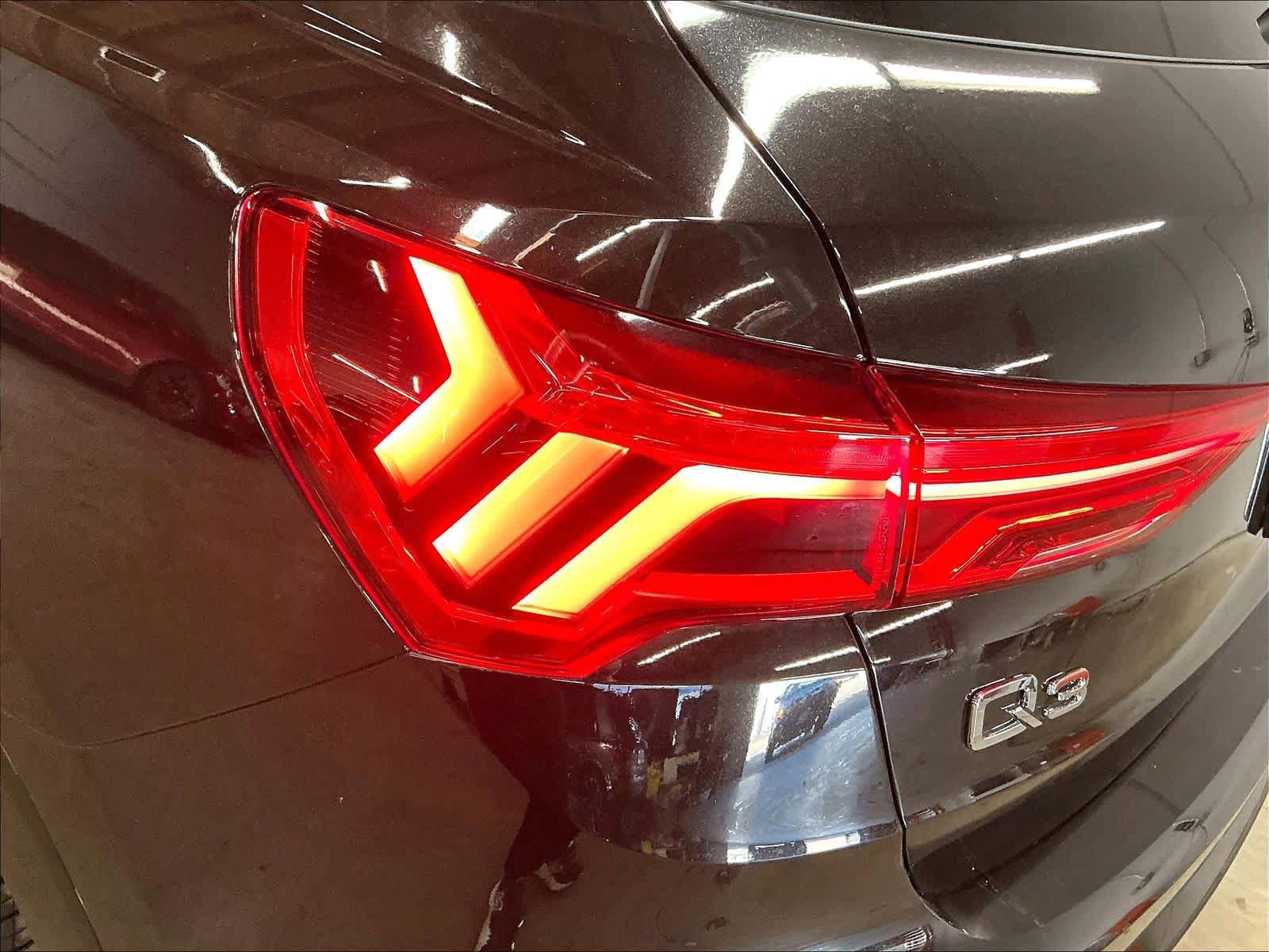 Certified 2025 Audi Q3 2.0T Premium w/ Convenience Package image 31