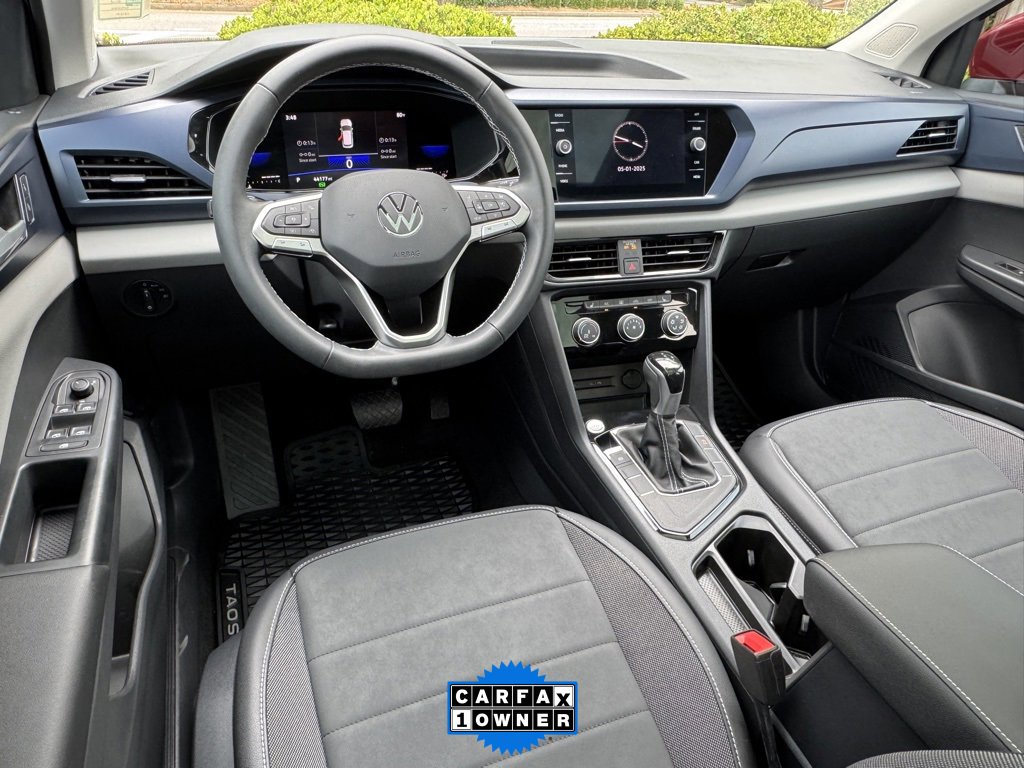 Used 2023 Volkswagen Taos SE w/ Panoramic Sunroof Package image 16
