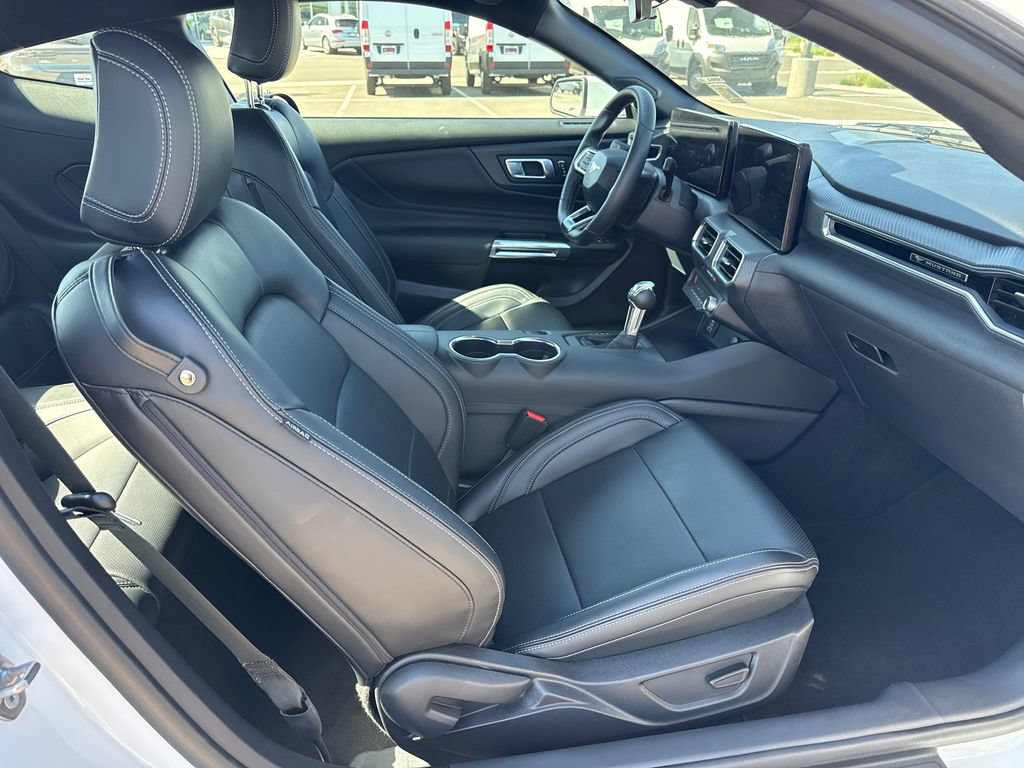 Used 2026 Ford Mustang Premium RWD image 25