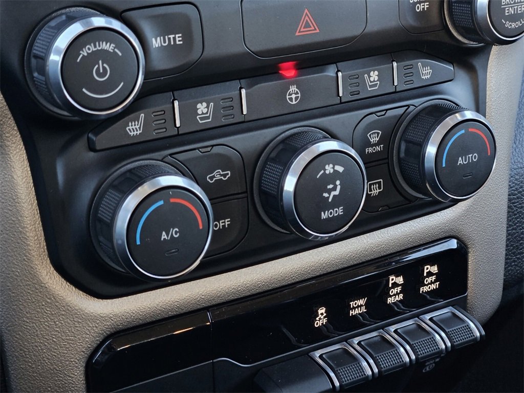 Used 2019 RAM 1500 Laramie image 17