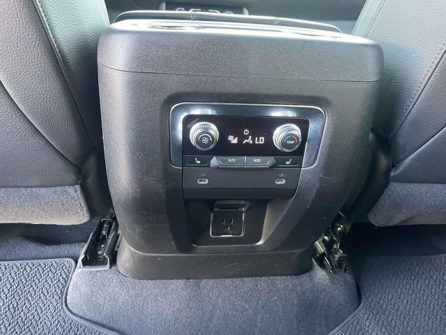 Used 2022 GMC Yukon Denali AWD/4WD image 15