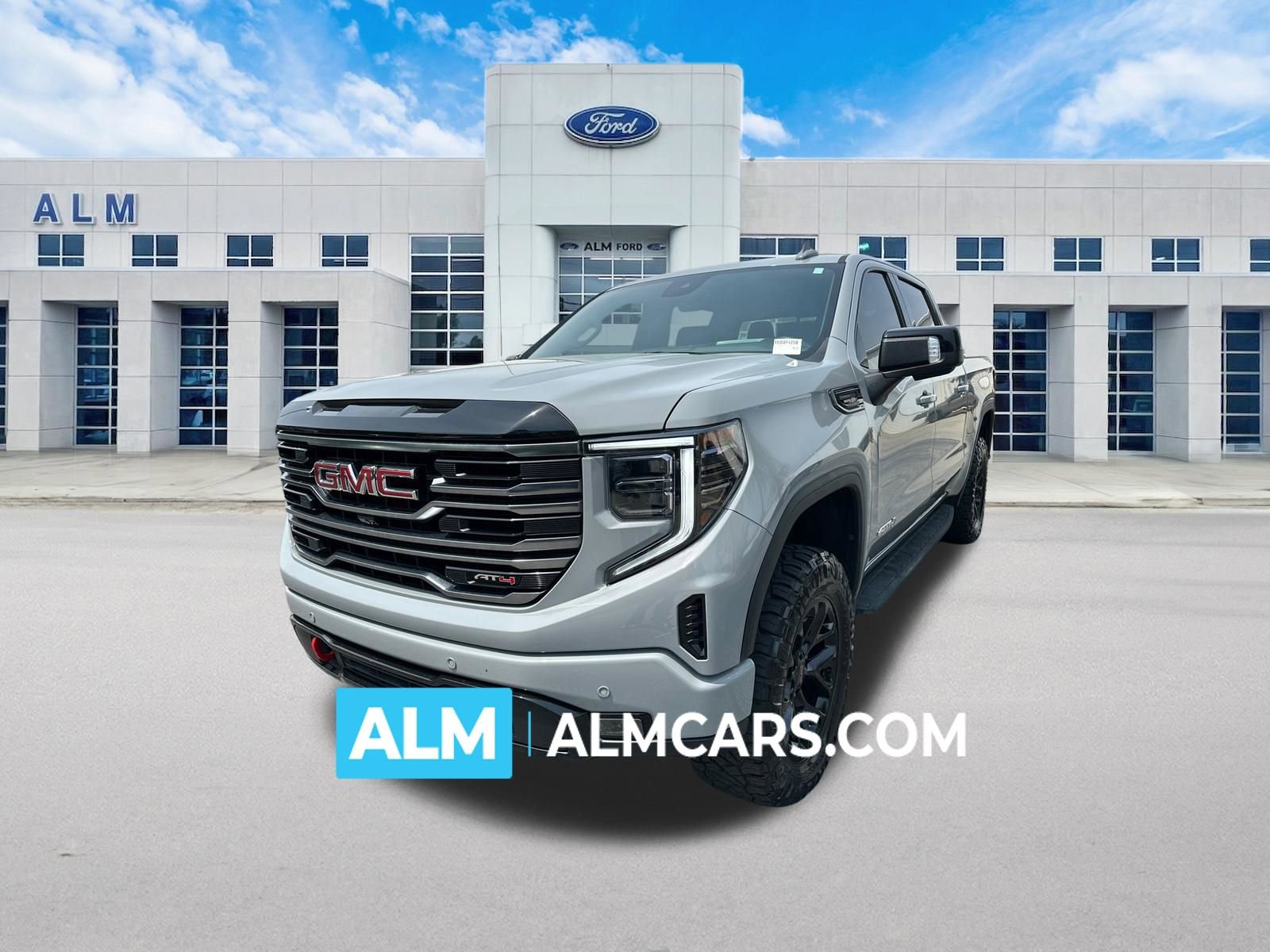 Used 2025 GMC Sierra 1500 AT4 w/ AT4 Premium Package AWD/4WD image 1