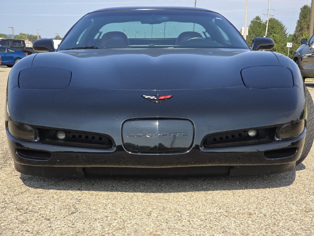 Used 1999 Chevrolet Corvette Coupe w/ Roof Pkg RWD image 14
