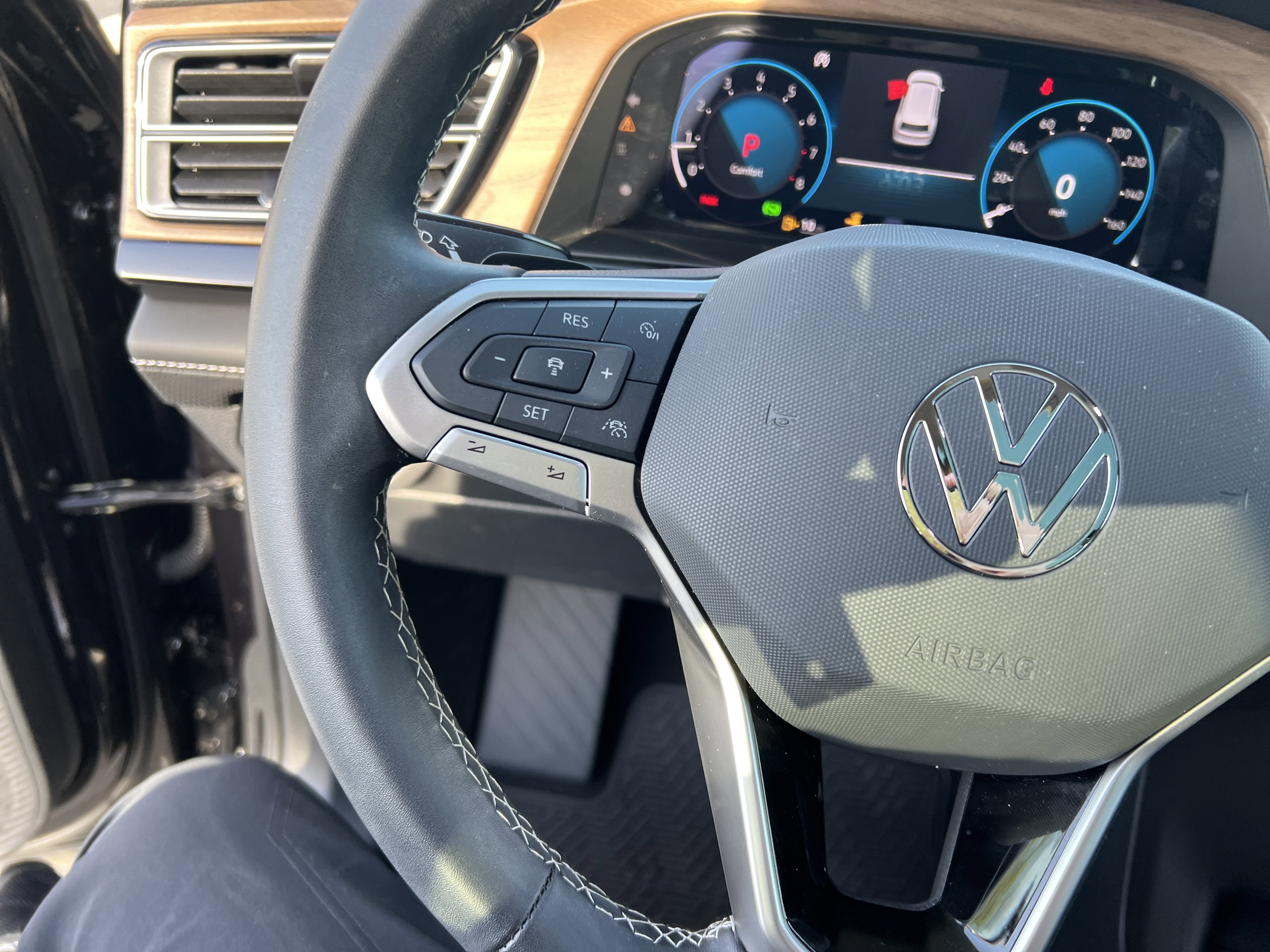 Certified 2025 Volkswagen Atlas SE w/ Panoramic Sunroof Package FWD image 18