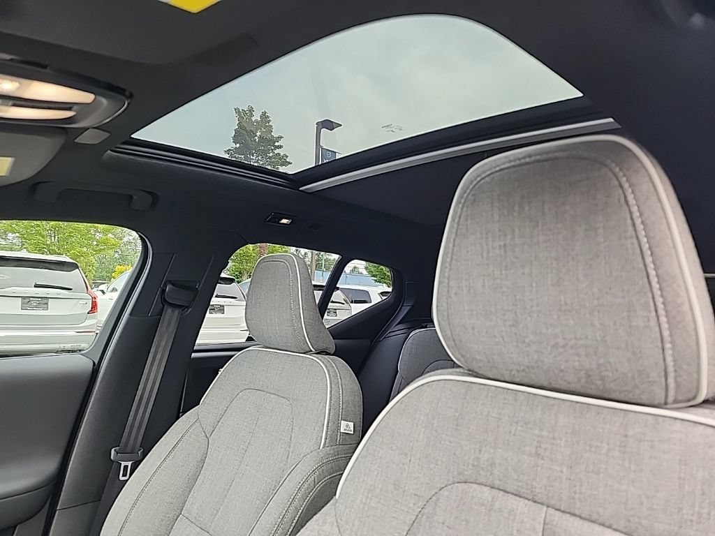 Used 2023 Volvo XC40 Recharge Ultimate w/ Protection Package Premier AWD/4WD image 13