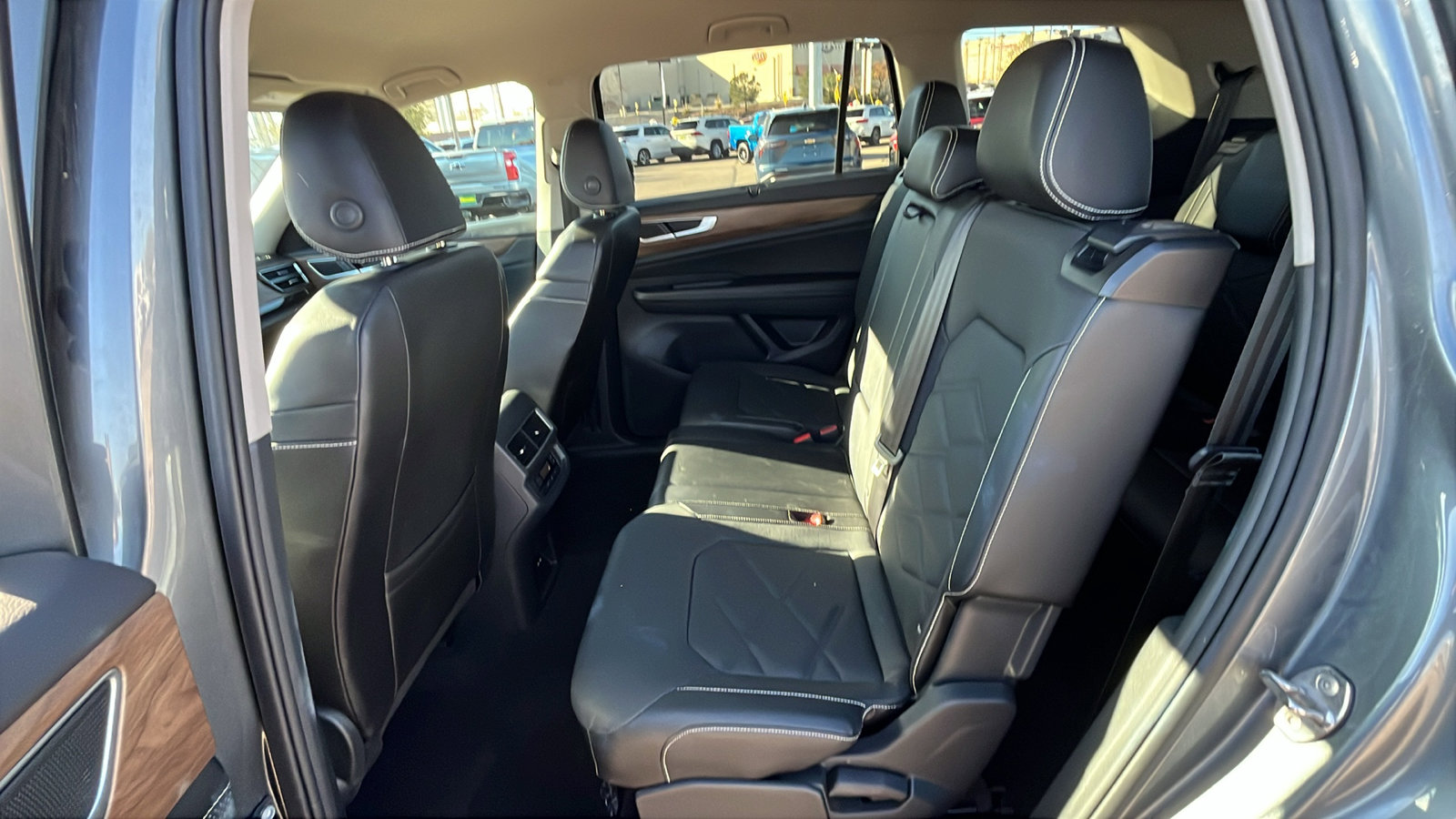 Used 2024 Volkswagen Atlas SE image 24