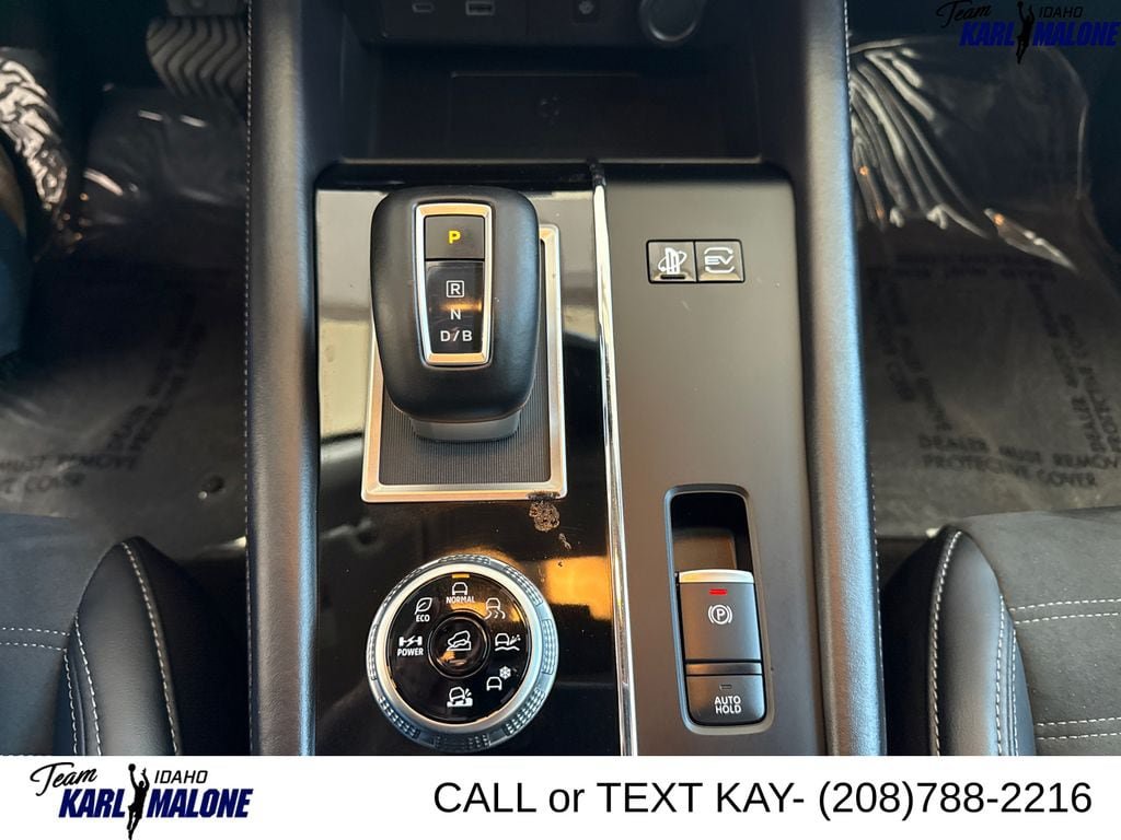 Used 2025 Mitsubishi Outlander SE AWD/4WD image 16