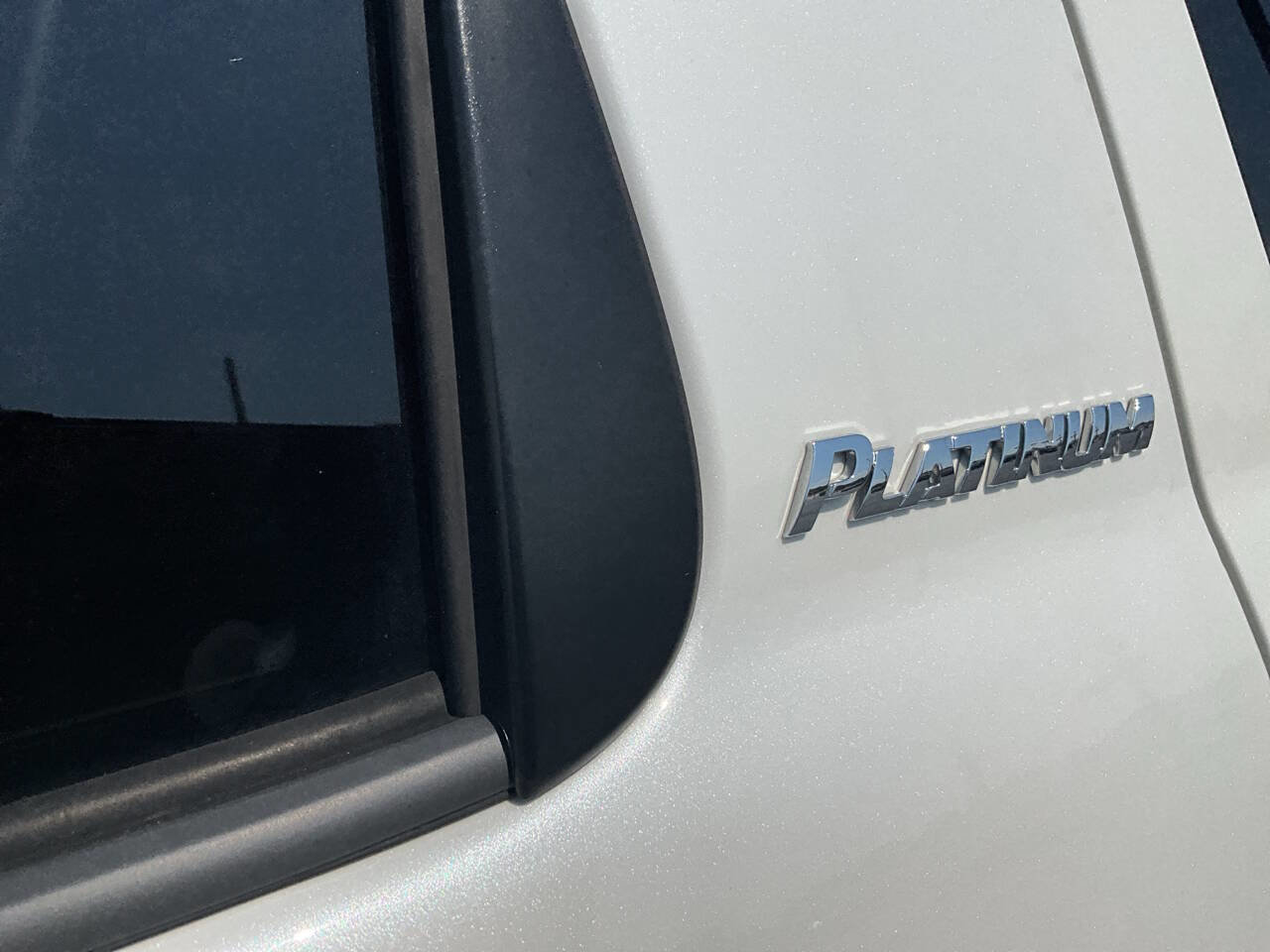 Used 2013 Toyota Sequoia Platinum image 19