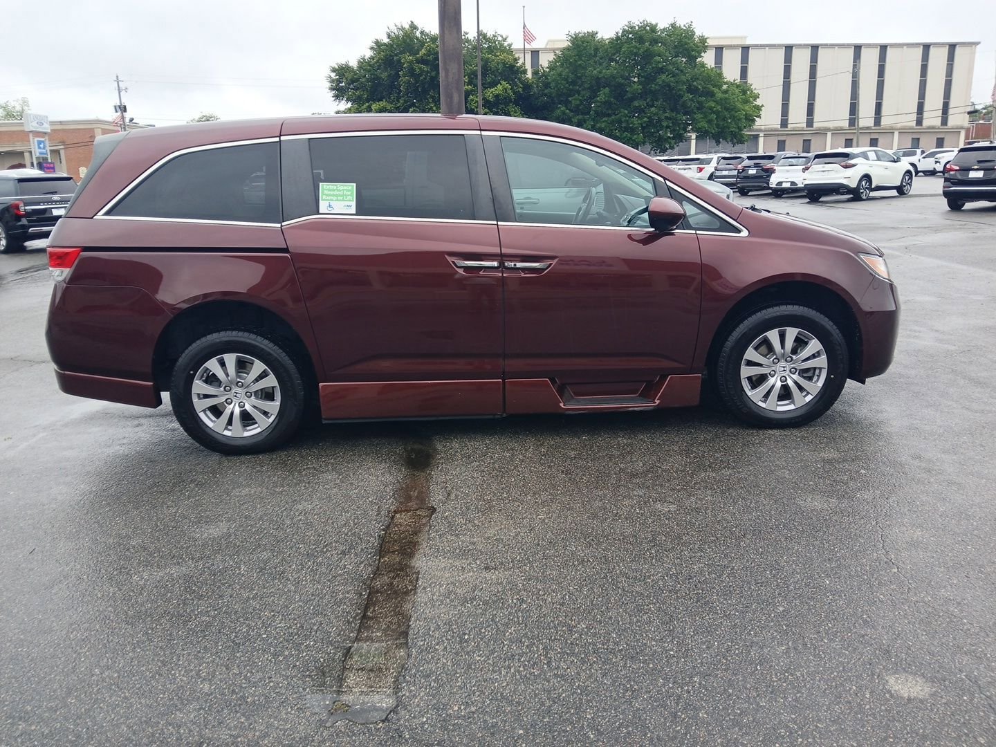 Used 2017 Honda Odyssey EX-L image 4