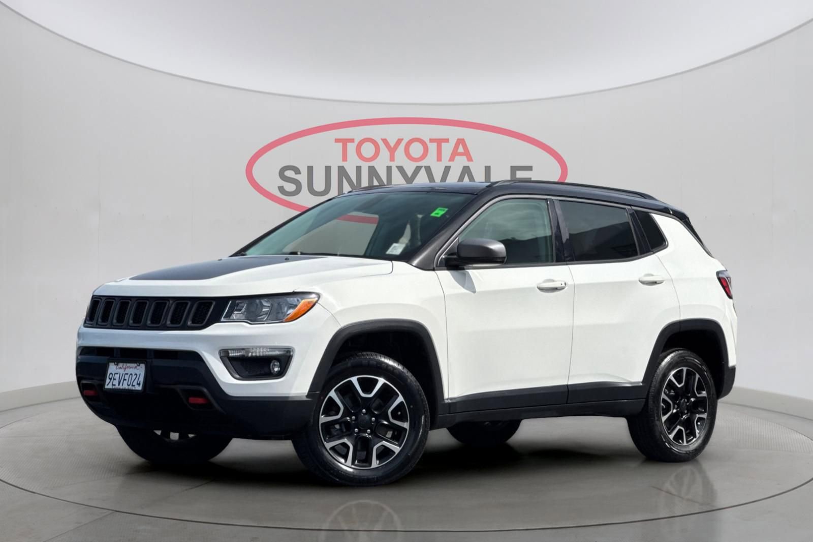 Used 2019 Jeep Compass Trailhawk AWD/4WD image 2