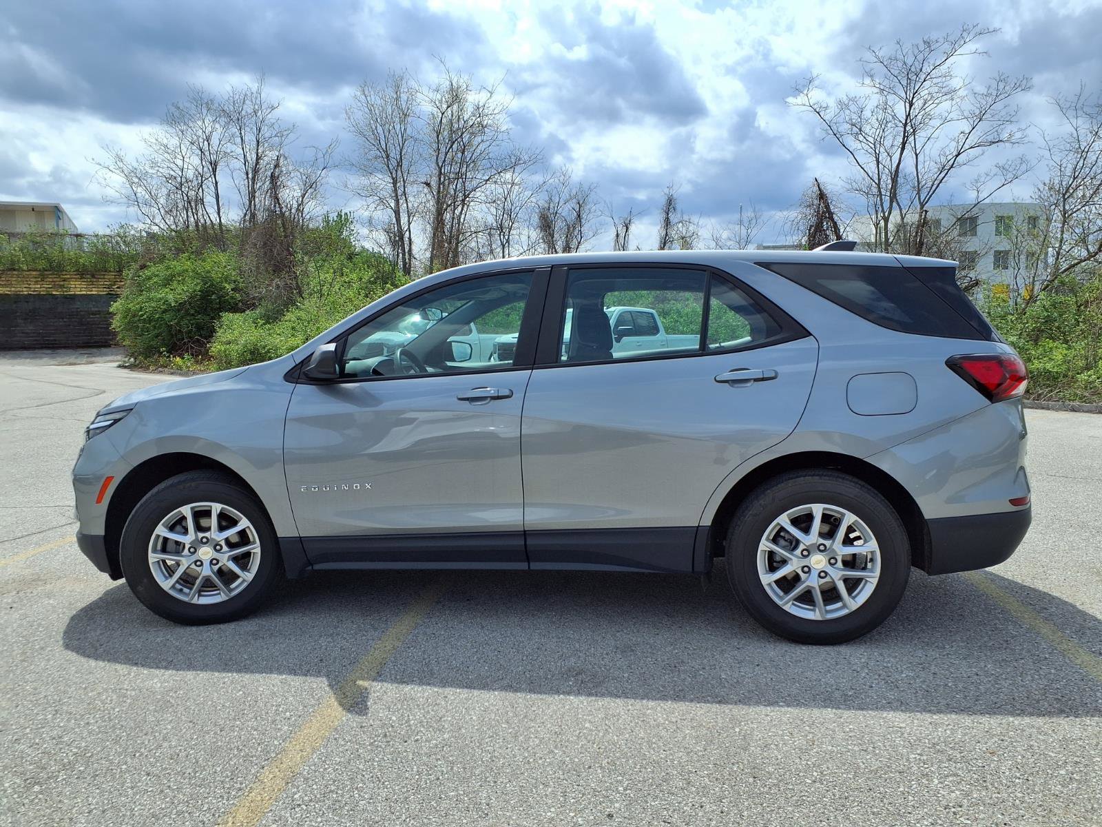 Used 2023 Chevrolet Equinox LS image 35