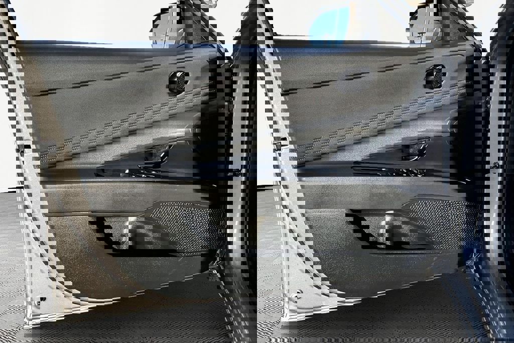 Used 2025 Hyundai Elantra Sport image 23