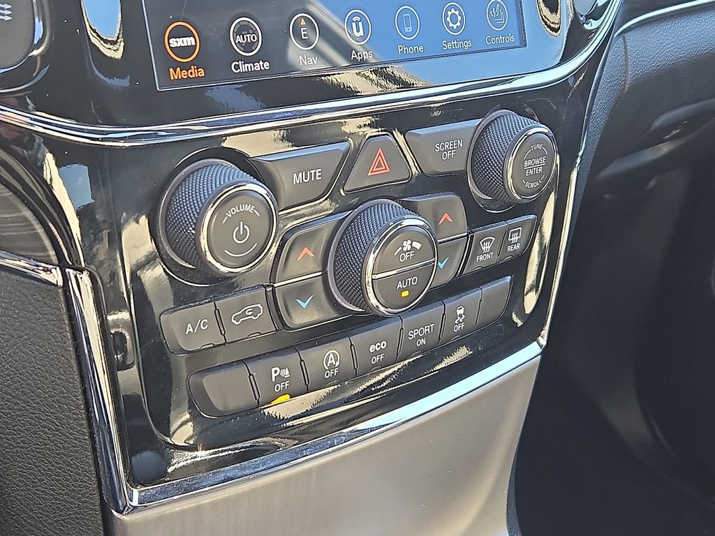 Used 2021 Jeep Grand Cherokee Limited image 16