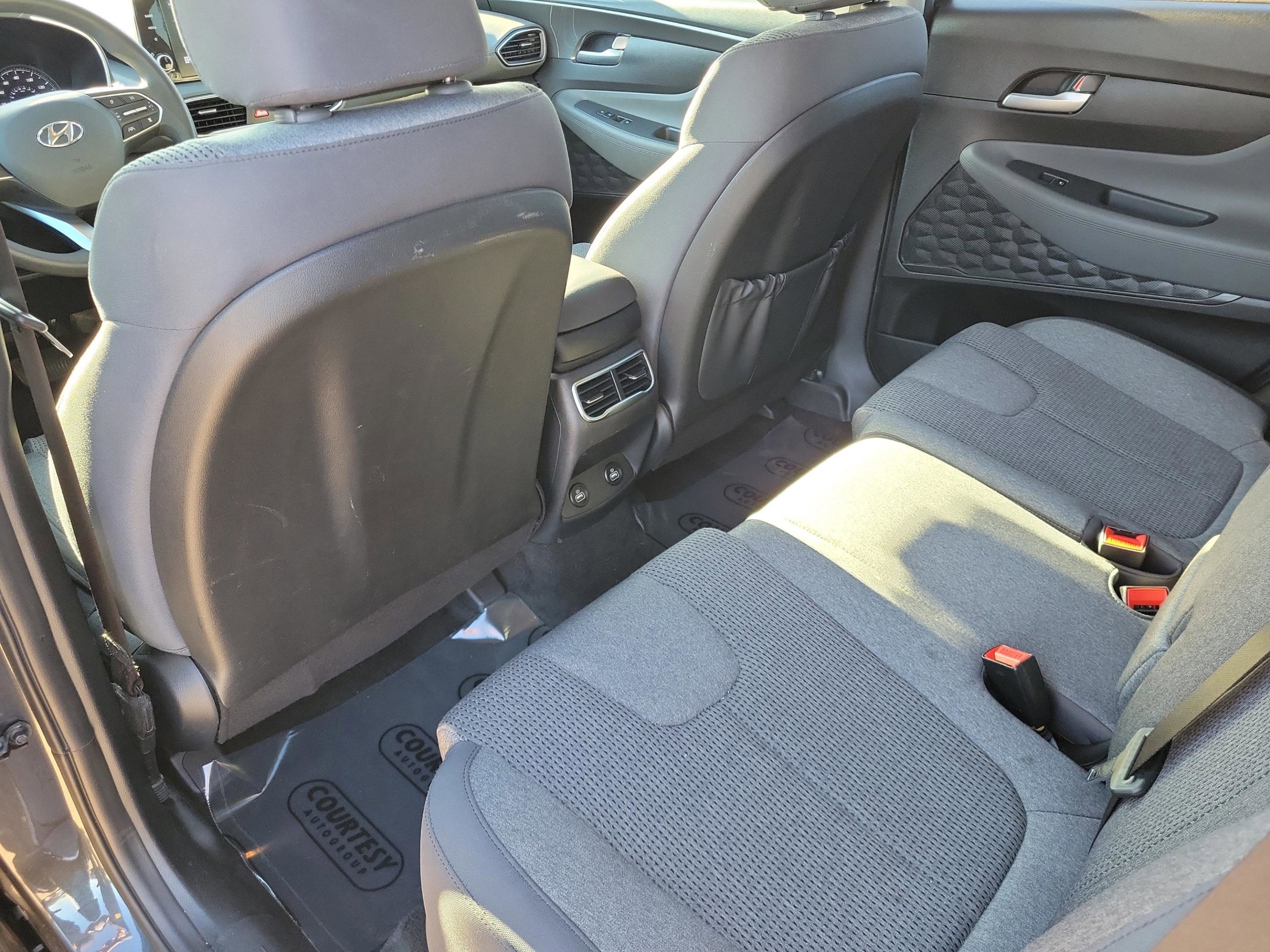 Used 2021 Hyundai Santa Fe SE image 12