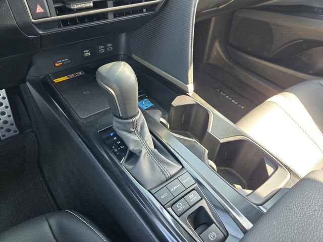 Used 2025 Toyota Camry SE FWD image 18