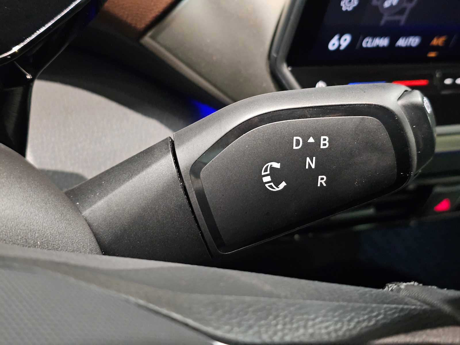 Used 2025 Volkswagen ID.4 Pro AWD/4WD image 29