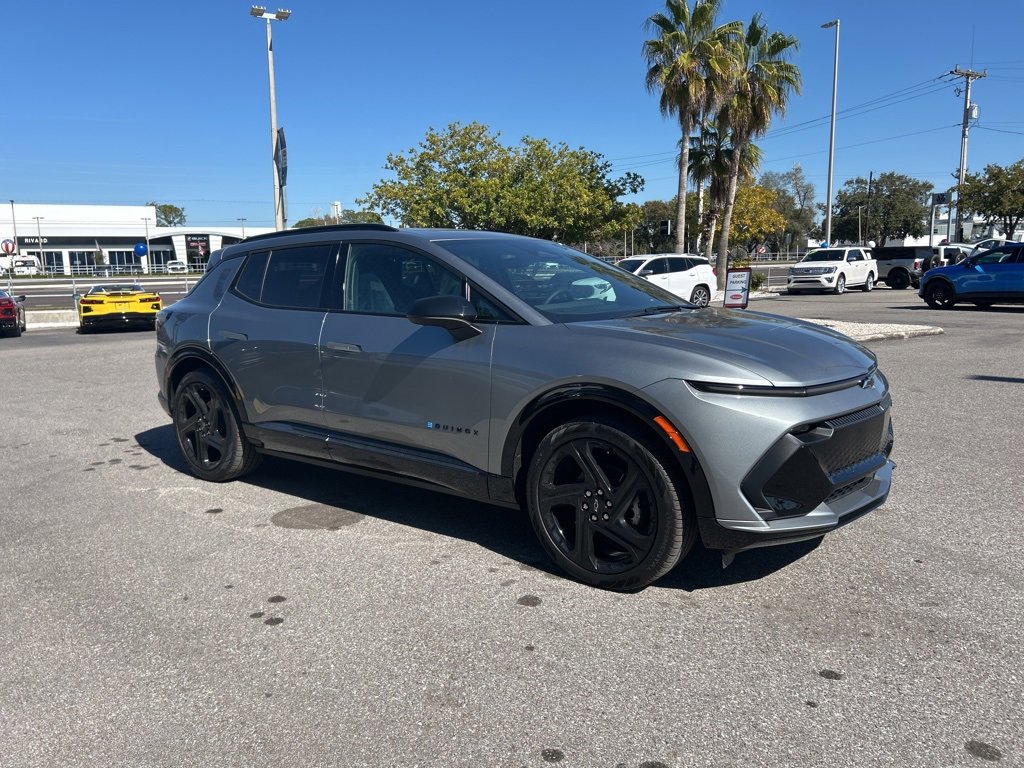 Used 2025 Chevrolet Equinox EV RS image 3