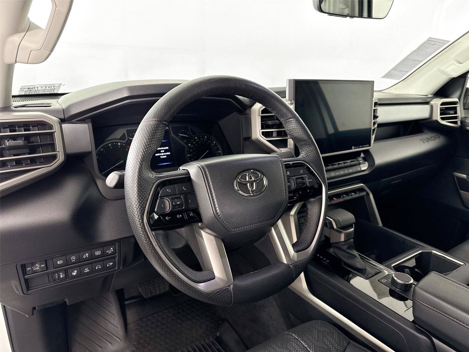 Used 2022 Toyota Tundra SR5 w/ SR5 Premium Package RWD image 4