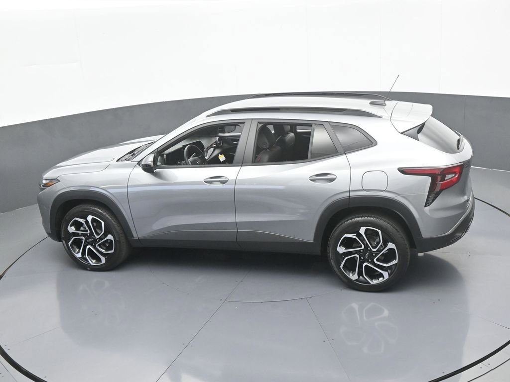 Used 2025 Chevrolet Trax RS w/ Driver Confidence Package image 47