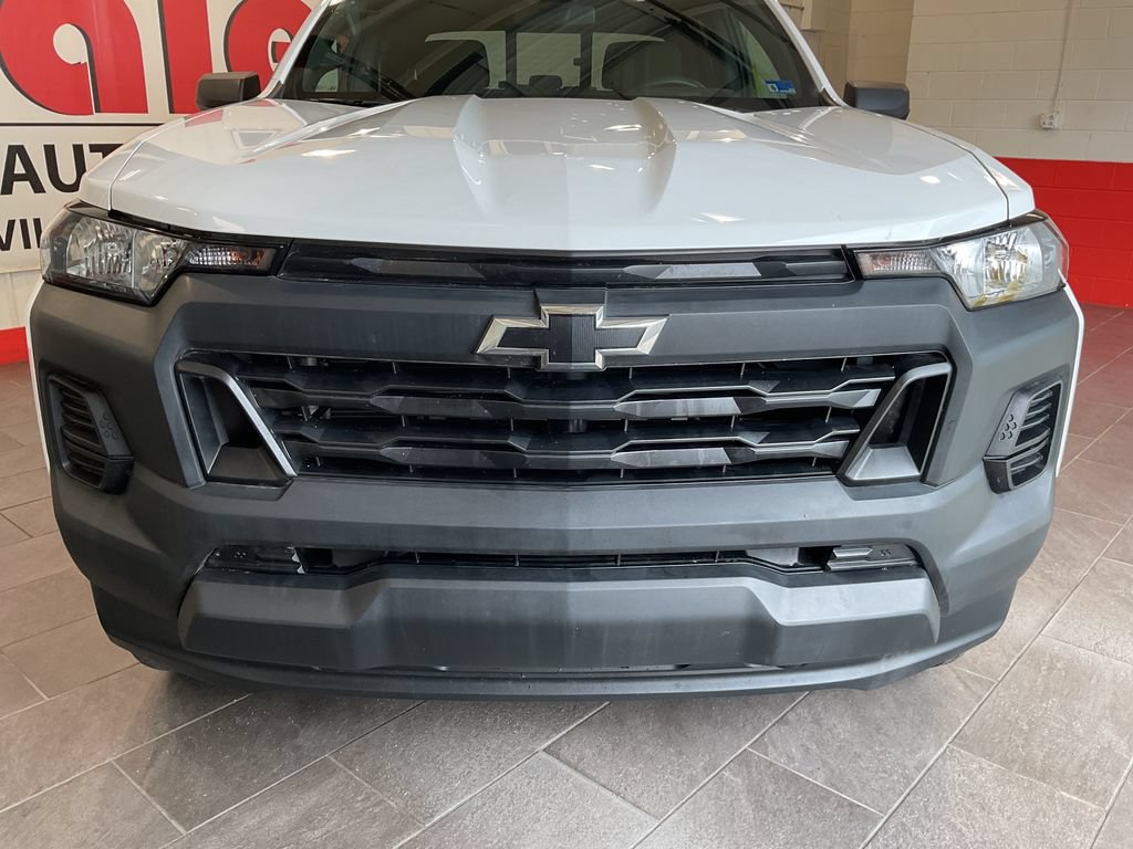 Used 2023 Chevrolet Colorado W/T w/ WT Convenience Package II AWD/4WD image 3