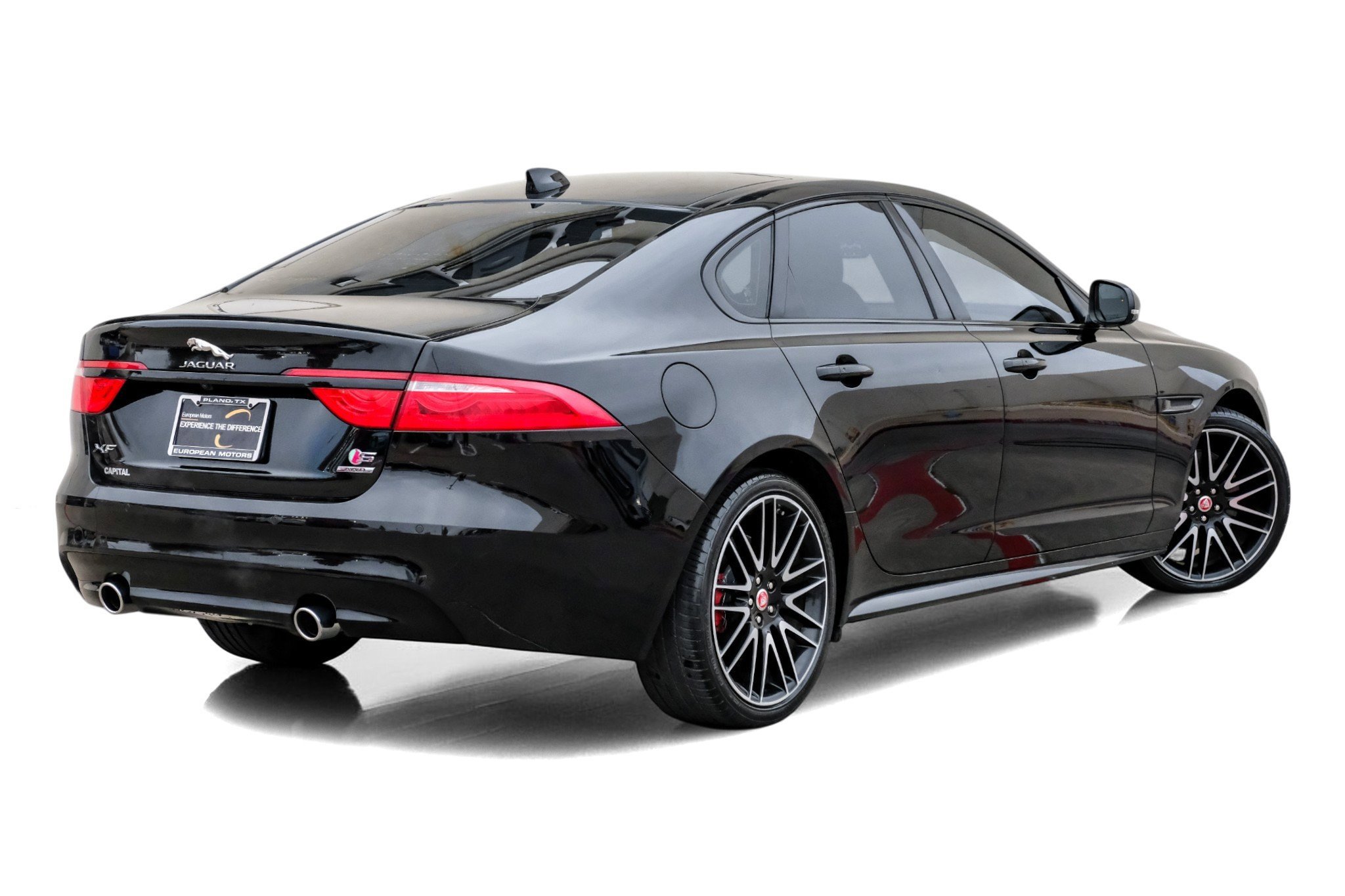 Used 2017 Jaguar XF S image 8