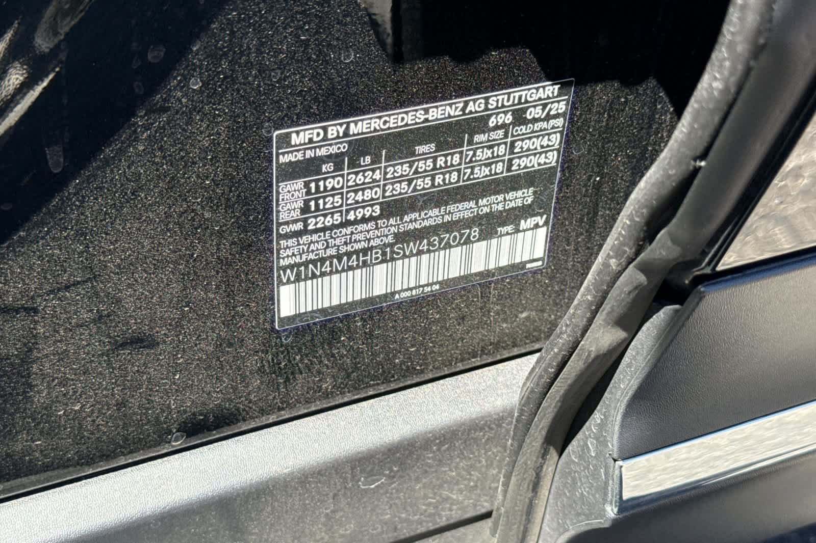Certified 2025 Mercedes-Benz GLB 250 4MATIC image 27