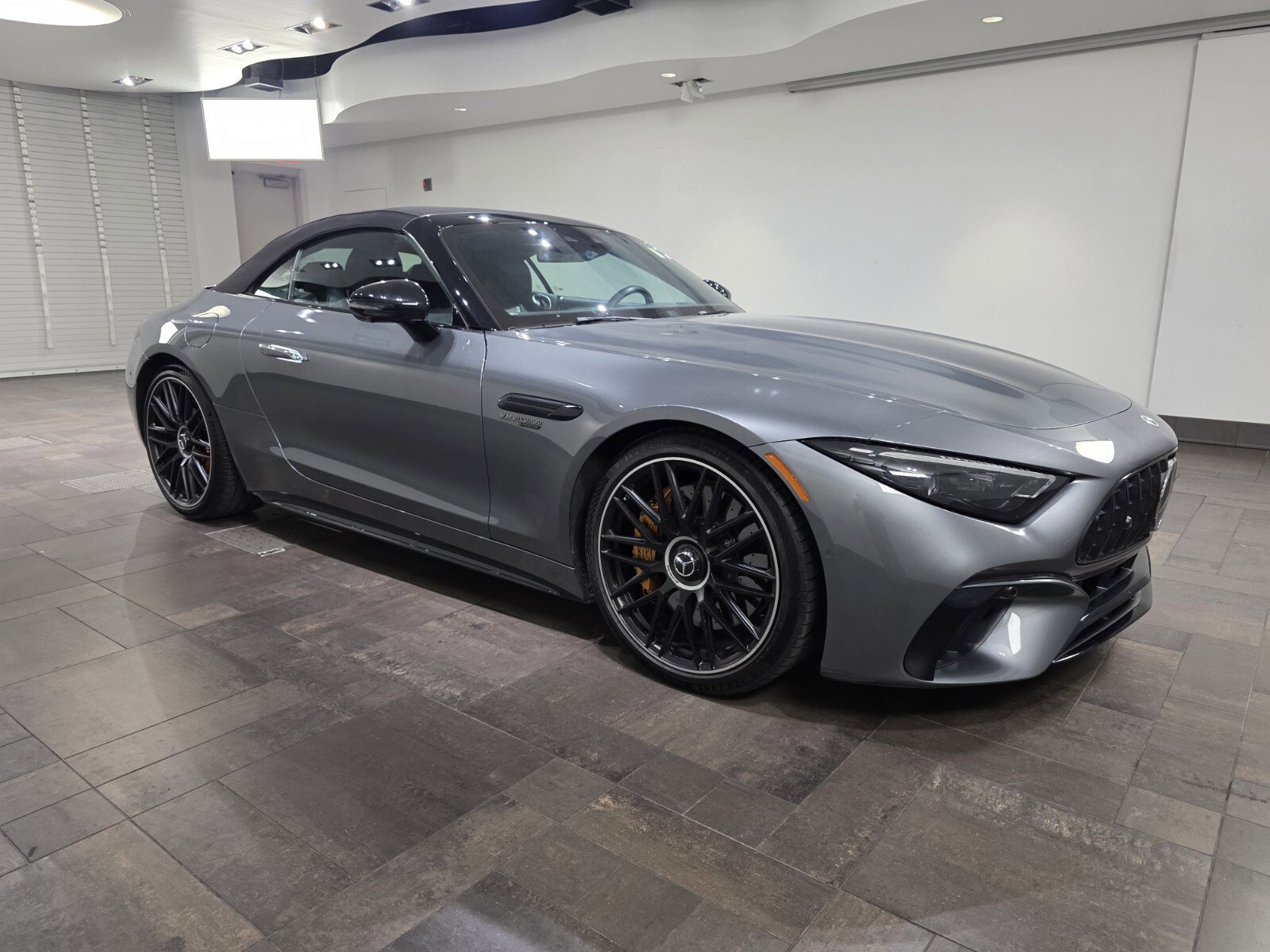 Used 2022 Mercedes-Benz SL 63 AMG 4MATIC image 24